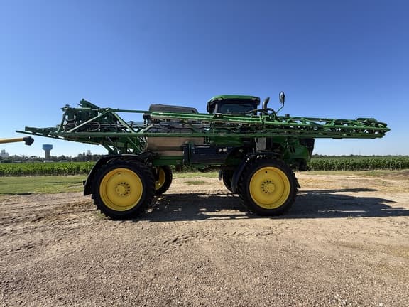 Image of John Deere 412R equipment image 3