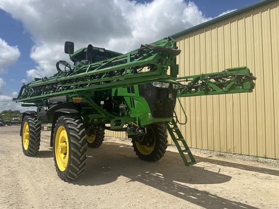 Image of John Deere 412R equipment image 3