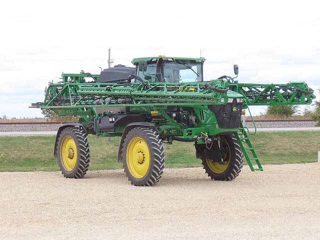 Image of John Deere 412R equipment image 2