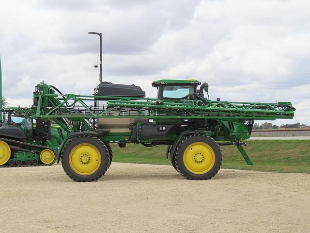 Image of John Deere 412R equipment image 3