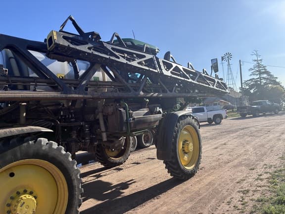 Image of John Deere 412R equipment image 4