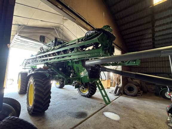 Image of John Deere 412R equipment image 3