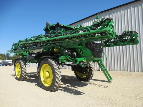 Image of John Deere 412R equipment image 1