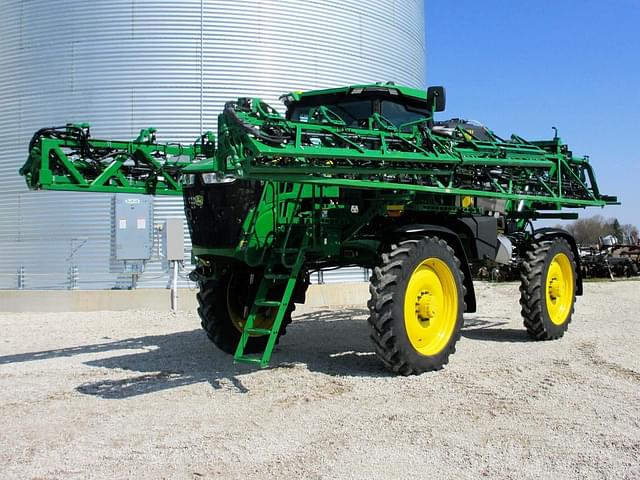 Image of John Deere 412R equipment image 1