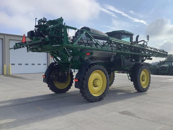 Image of John Deere 412R equipment image 4