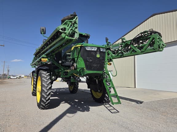 Image of John Deere 412R equipment image 1