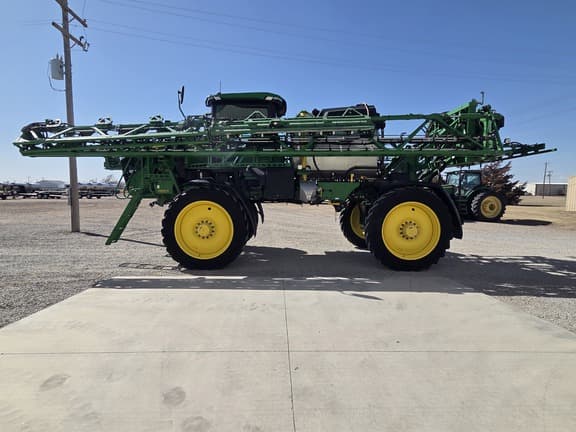 Image of John Deere 412R equipment image 4