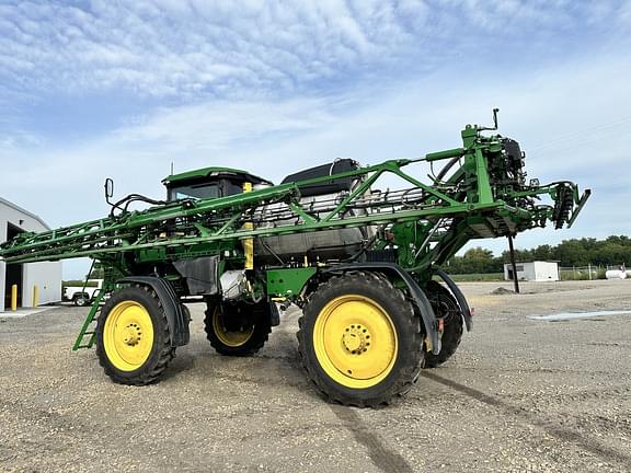 Image of John Deere 412R equipment image 4