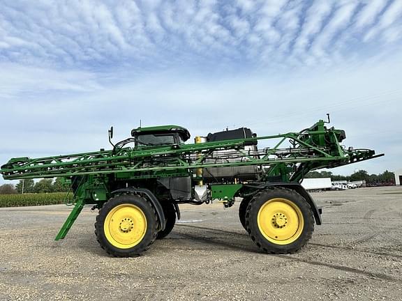 Image of John Deere 412R equipment image 4