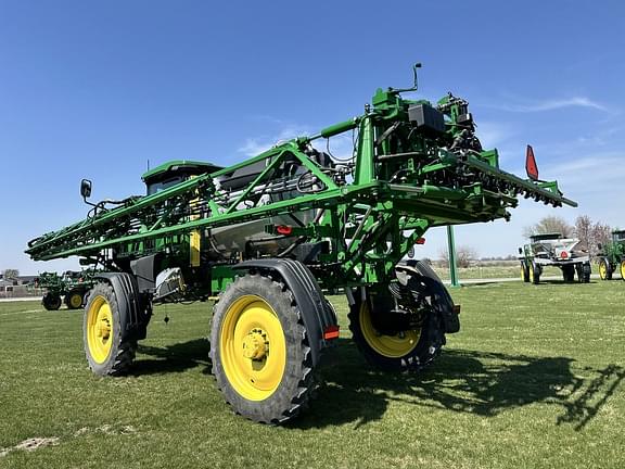 Image of John Deere 412R equipment image 4