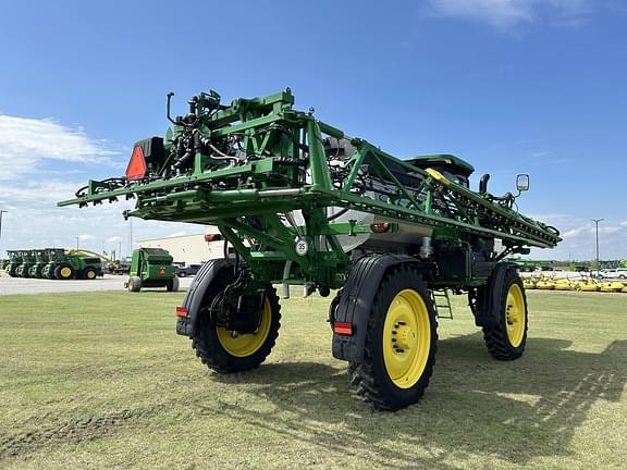 Image of John Deere 412R equipment image 4