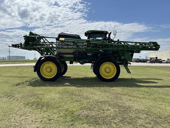 Image of John Deere 412R equipment image 4