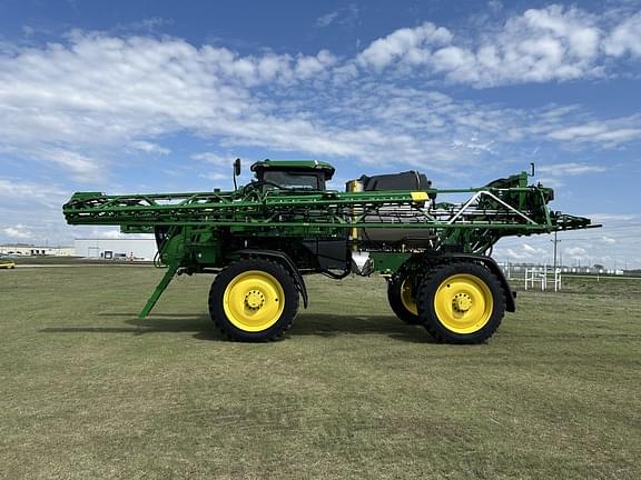 Image of John Deere 412R equipment image 1