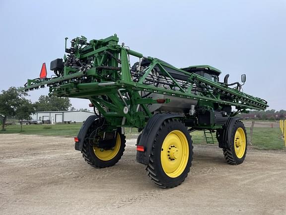 Image of John Deere 412R equipment image 4