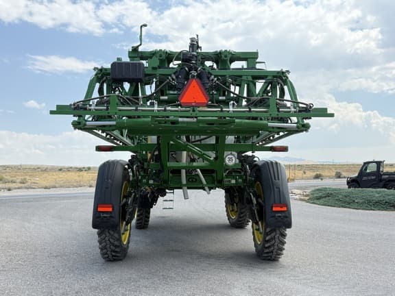 Image of John Deere 412R equipment image 3