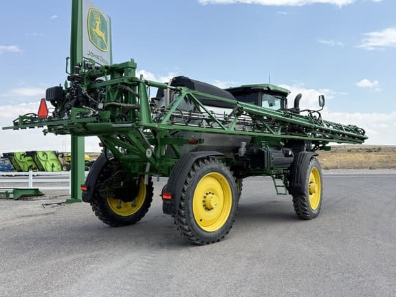Image of John Deere 412R equipment image 4