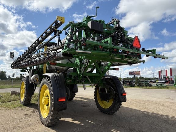 Image of John Deere 412R equipment image 4