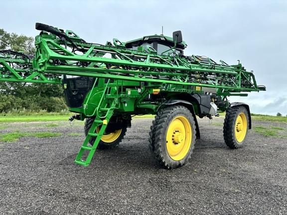 Image of John Deere 412R equipment image 3