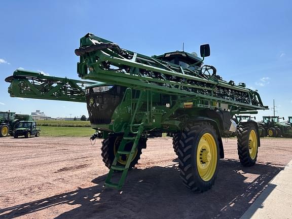 Image of John Deere 412R equipment image 3