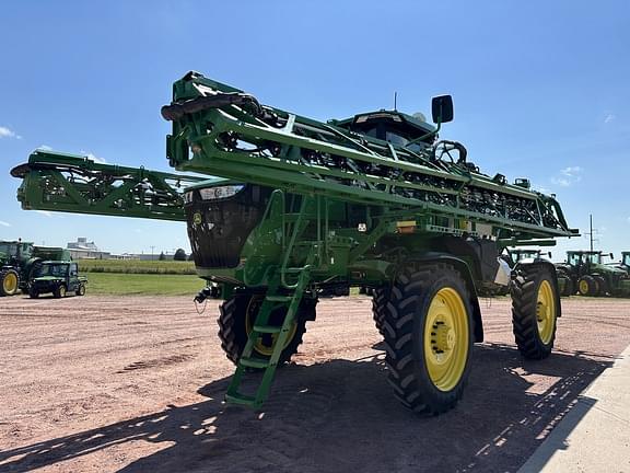 Image of John Deere 412R equipment image 3