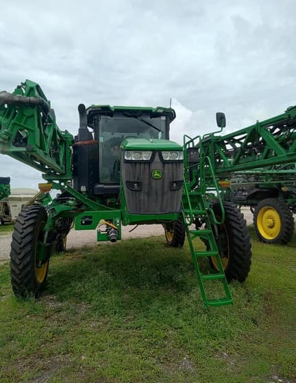 Image of John Deere 412R equipment image 1