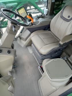Image of John Deere 412R equipment image 4