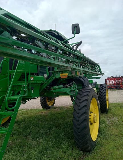 Image of John Deere 412R equipment image 2