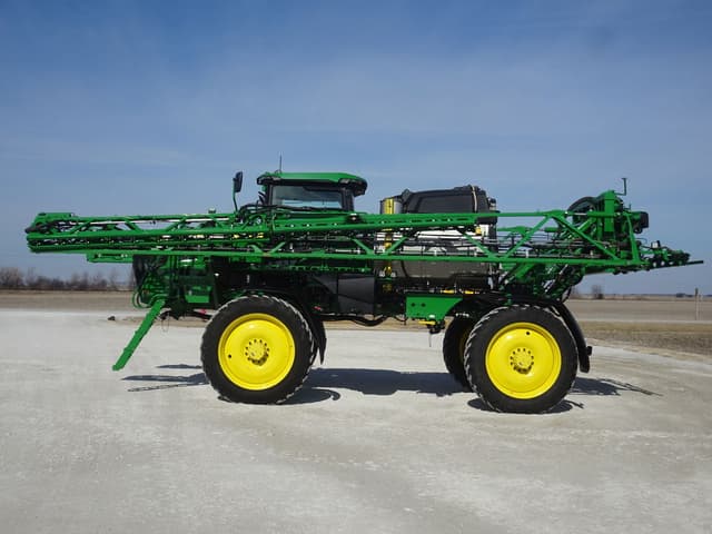 Image of John Deere 412R equipment image 2