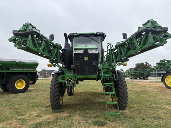 Image of John Deere 412R equipment image 4