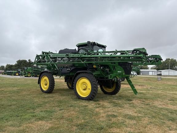 Image of John Deere 412R equipment image 2