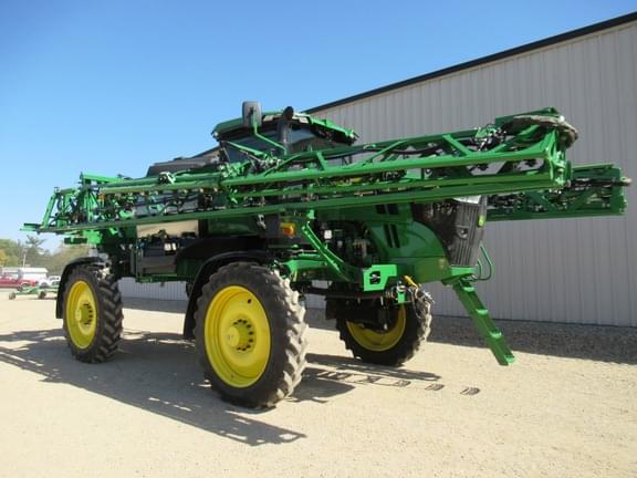 Image of John Deere 412R equipment image 4