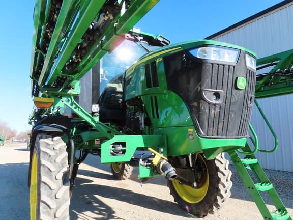 Image of John Deere 412R equipment image 4