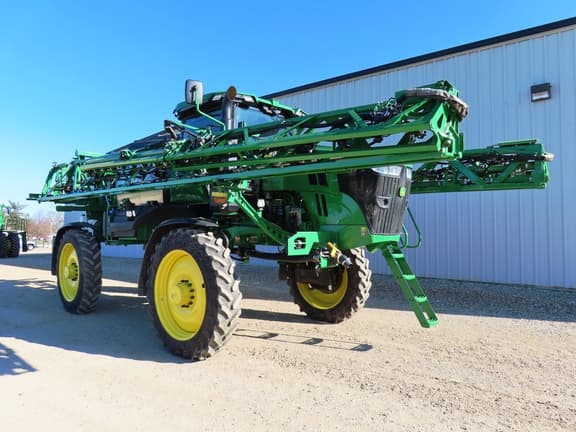 Image of John Deere 412R equipment image 1