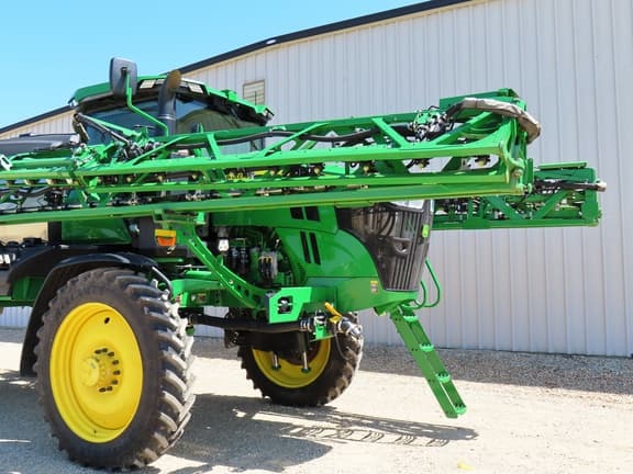 Image of John Deere 412R equipment image 3