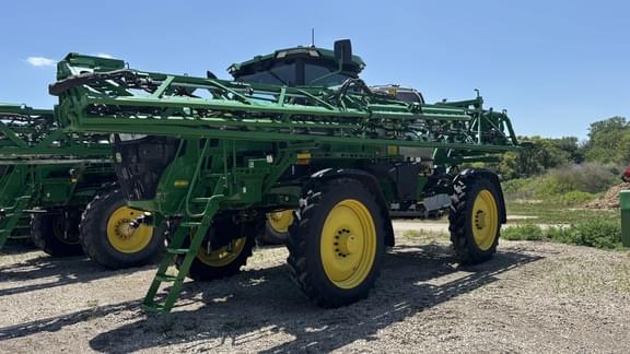 Image of John Deere 412R equipment image 3