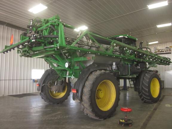 Image of John Deere 412R equipment image 3