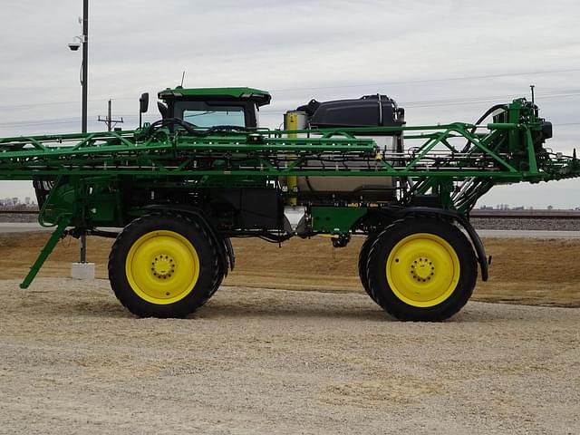 Image of John Deere 412R equipment image 2