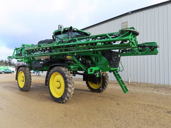 Image of John Deere 412R equipment image 1