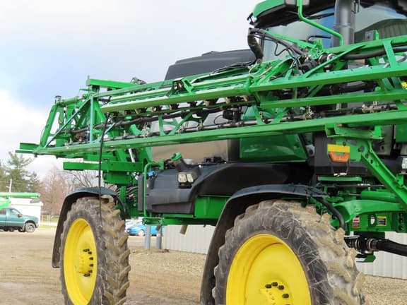 Image of John Deere 412R equipment image 2