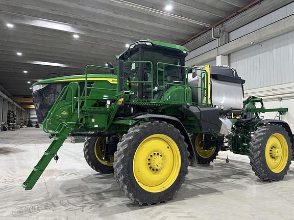 Image of John Deere 412R equipment image 1