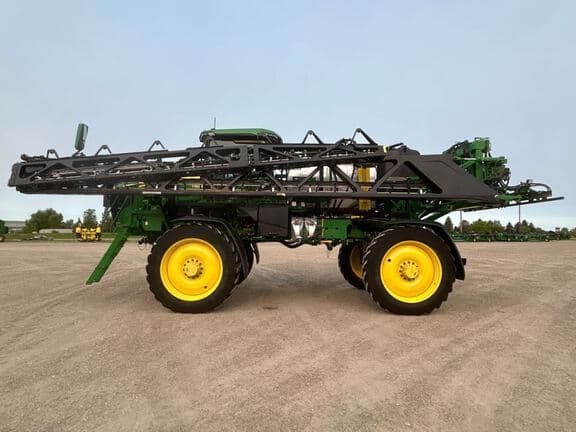 Image of John Deere 412R equipment image 1