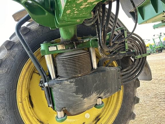 Image of John Deere 412R equipment image 3