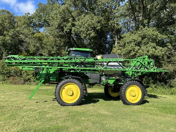 Image of John Deere 412R equipment image 1