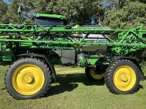 Image of John Deere 412R equipment image 3