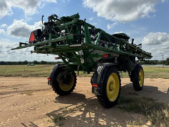 Image of John Deere 412R equipment image 4