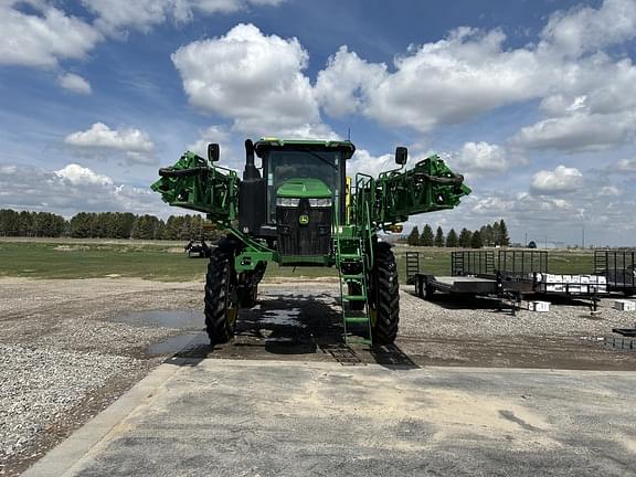 Image of John Deere 412R equipment image 1
