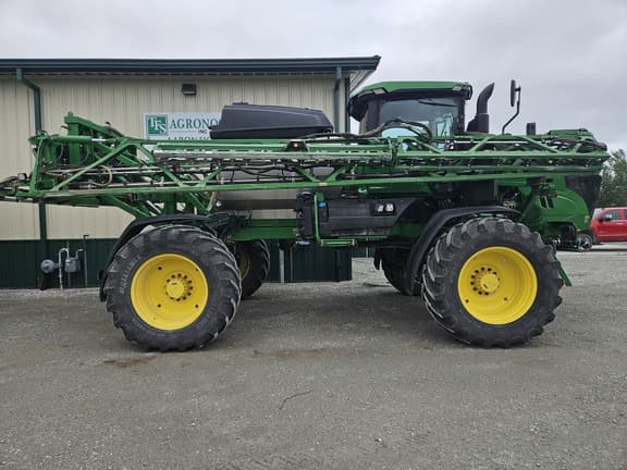 Image of John Deere 412R equipment image 1