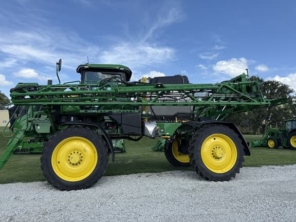 Image of John Deere 412R equipment image 2