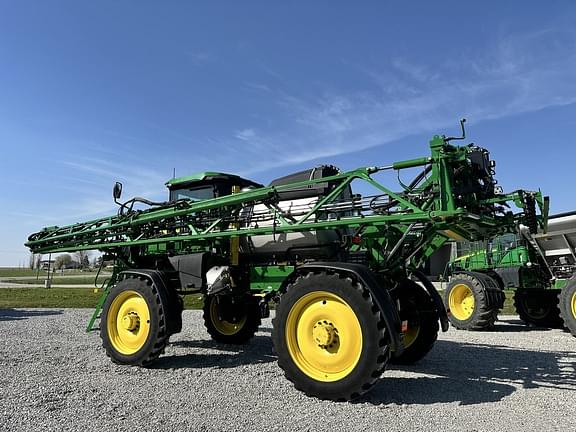 Image of John Deere 412R equipment image 3