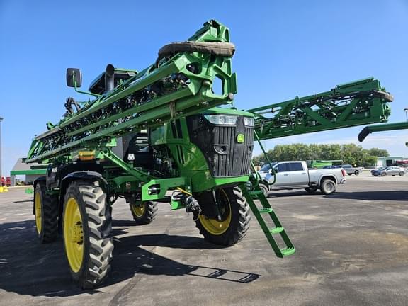 Image of John Deere 412R equipment image 1